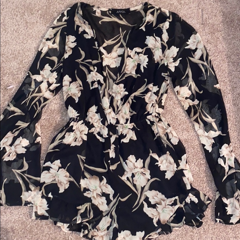 Black Floral romper EUC size S